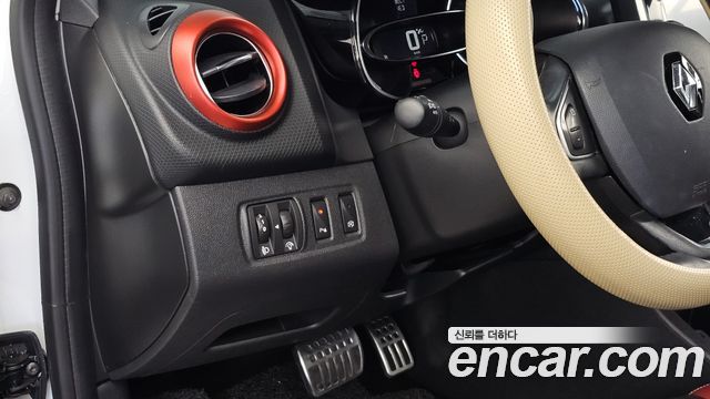 Renault Korea Clio Intens 2018 — фото 18