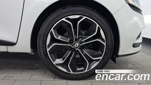 Renault Korea Clio Intens 2018 — фото 21