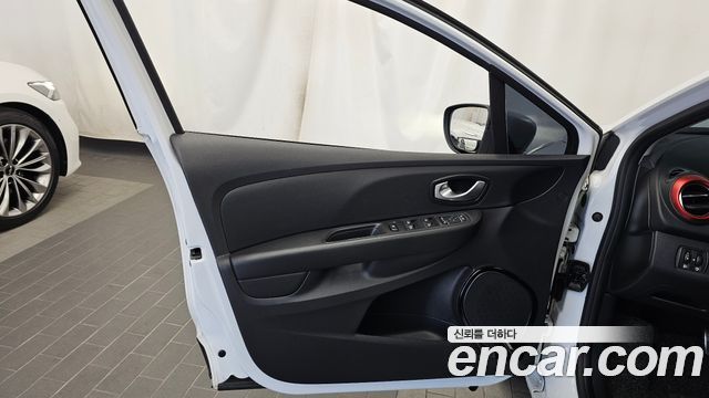 Renault Korea Clio Intens 2018 — фото 24