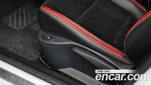 Renault Korea Clio Intens 2018 — фото 28
