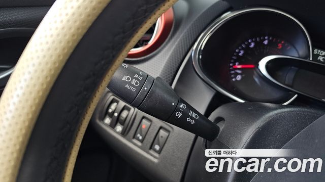 Renault Korea Clio Intens 2018 — фото 30