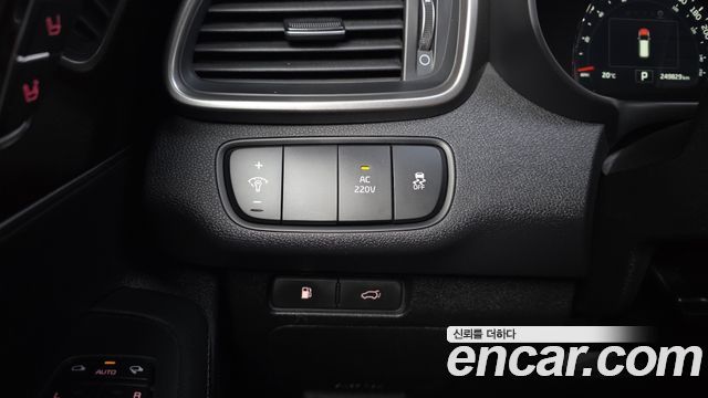 Kia Sorento Diesel 2.0 2WD Noblesse Special 2015 — фото 18