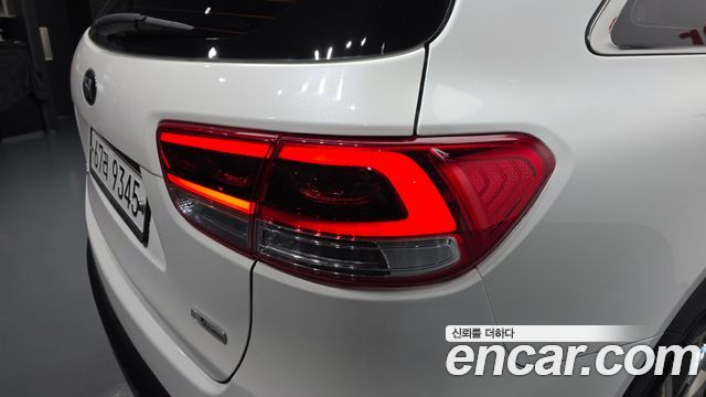 Kia Sorento Diesel 2.0 2WD Noblesse Special 2015 — фото 23