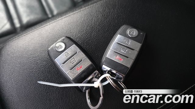 Kia Sorento Diesel 2.0 2WD Noblesse Special 2015 — фото 31