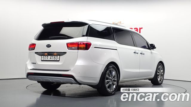 Kia Carnival 9-seater Prestige 2015 — фото 2