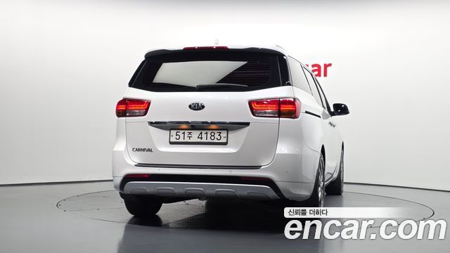 Kia Carnival 9-seater Prestige 2015 — фото 4