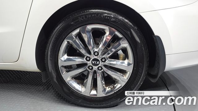 Kia Carnival 9-seater Prestige 2015 — фото 5