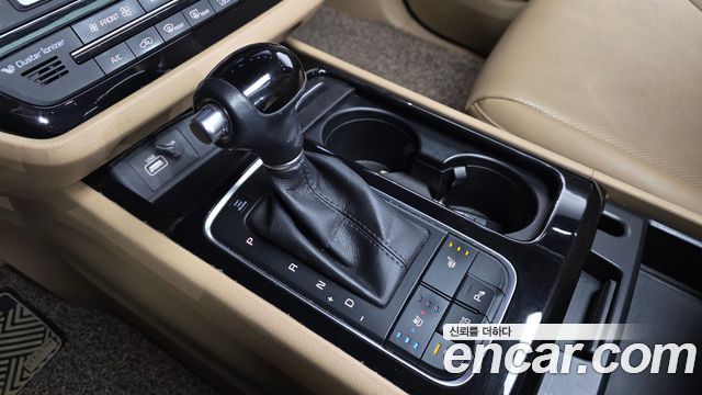 Kia Carnival 9-seater Prestige 2015 — фото 9