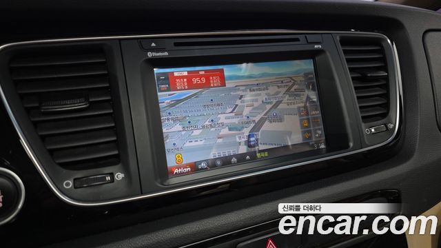 Kia Carnival 9-seater Prestige 2015 — фото 15