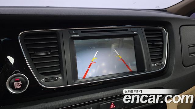 Kia Carnival 9-seater Prestige 2015 — фото 16