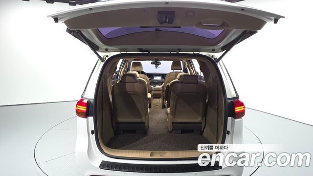 Kia Carnival 9-seater Prestige 2015 — фото 19