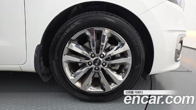 Kia Carnival 9-seater Prestige 2015 — фото 21