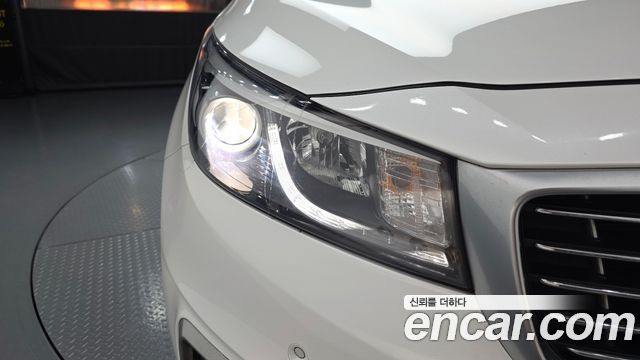 Kia Carnival 9-seater Prestige 2015 — фото 22