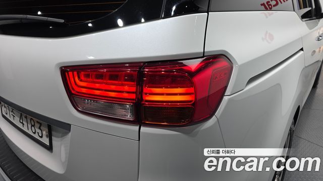 Kia Carnival 9-seater Prestige 2015 — фото 23