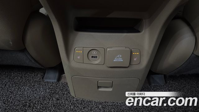 Kia Carnival 9-seater Prestige 2015 — фото 31