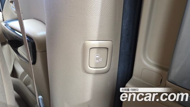Kia Carnival 9-seater Prestige 2015 — фото 32