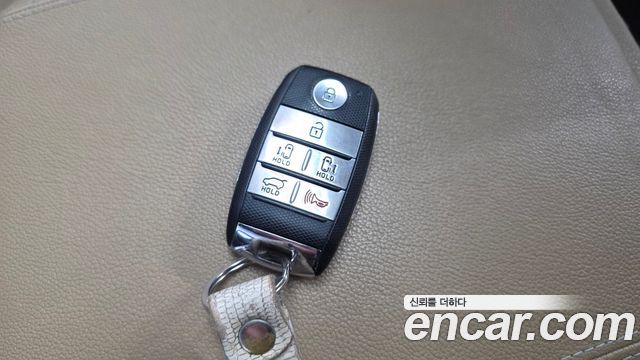Kia Carnival 9-seater Prestige 2015 — фото 34
