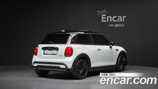 MINI Cooper Classic Plus 3rd 2024 — фото 2