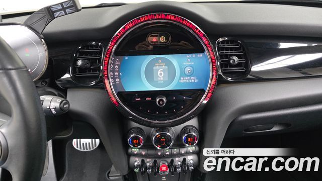 MINI Cooper Classic Plus 3rd 2024 — фото 13