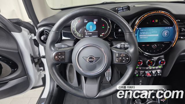 MINI Cooper Classic Plus 3rd 2024 — фото 14