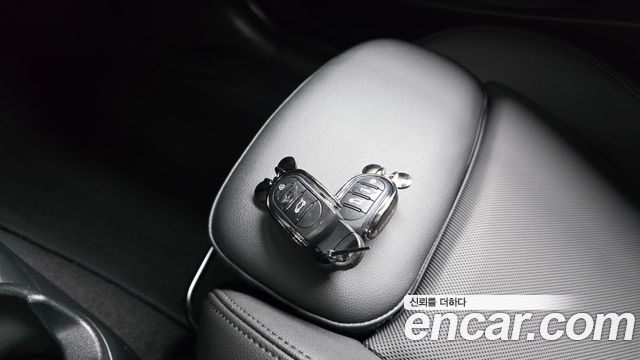 MINI Cooper Classic Plus 3rd 2024 — фото 17