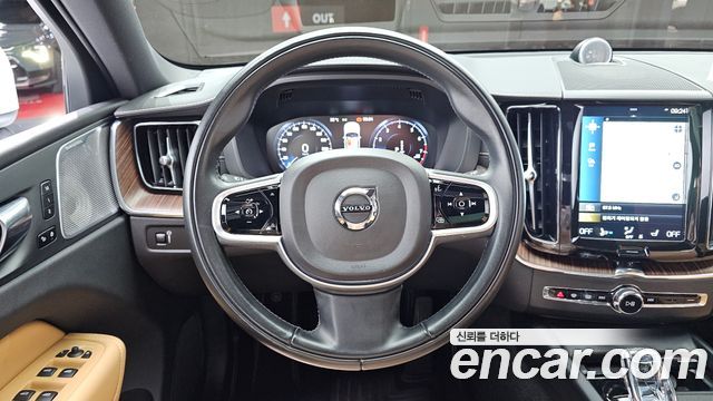 Volvo XC60 (II) B5 Inscription 2021 — фото 13