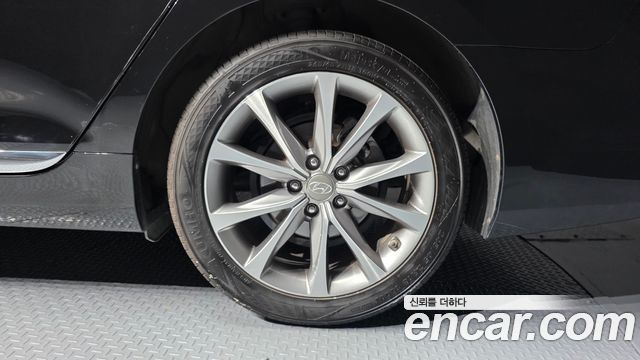 Hyundai Grandeur (HG) HG220 Diesel Premium 2016 — фото 21