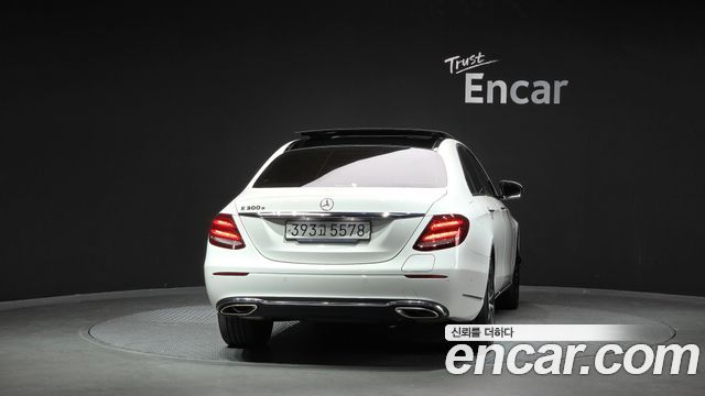 Mercedes-Benz E-Class (W213) E300e Exclusive 2019 — фото 4