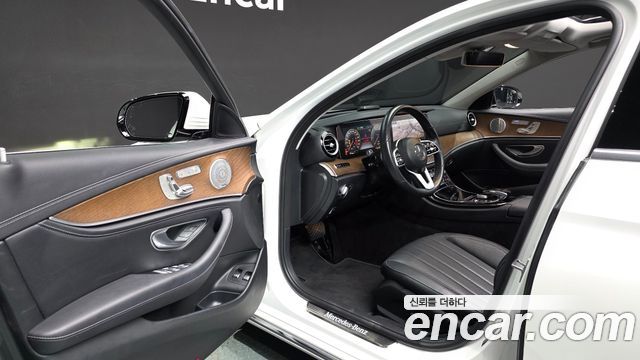 Mercedes-Benz E-Class (W213) E300e Exclusive 2019 — фото 10