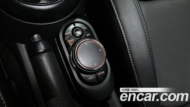 MINI Cooper 5Door HIGH 3rd 2018 — фото 27