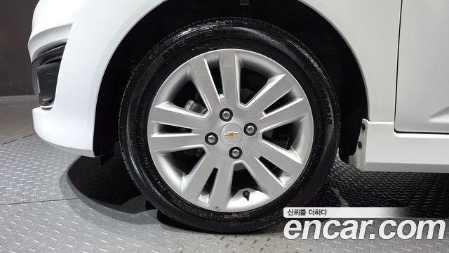 Chevrolet Spark LPG LT Standard 2014 — фото 5