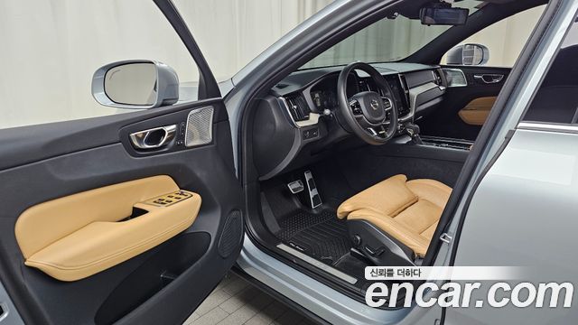 Volvo XC60 (II) D4 Inscription 2018 — фото 10