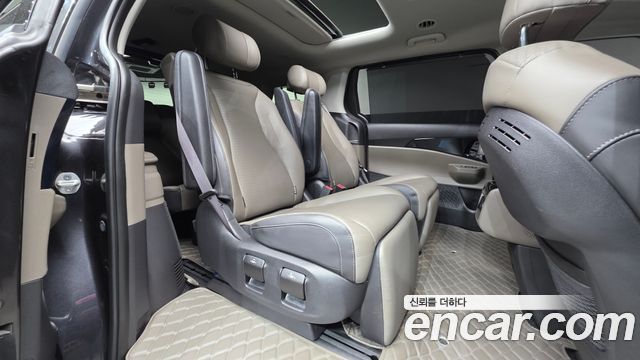 Kia Carnival (IV) HEV 7seater Gravity 2025 — фото 31