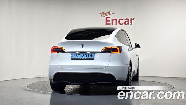 Tesla Model Y Standard Range RWD 2021 — фото 4