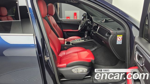Porsche Macan 2.0 95B 2021 — фото 11