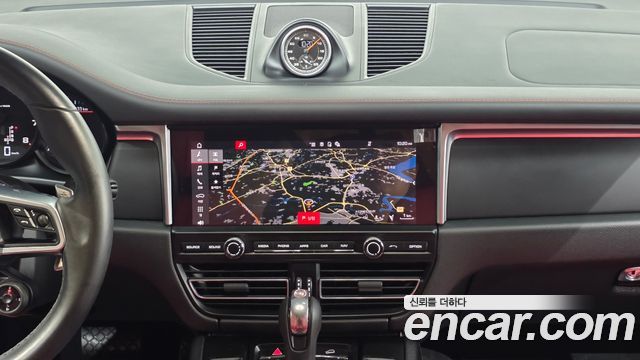 Porsche Macan 2.0 95B 2021 — фото 14