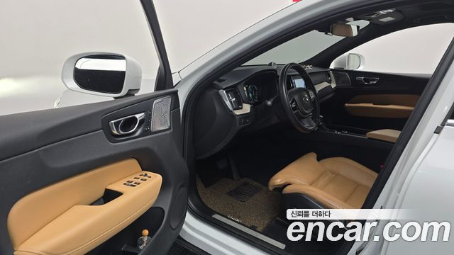 Volvo XC60 (II) D5 Inscription 2018 — фото 10