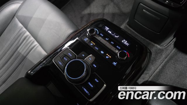 Genesis EQ900 3.8 GDI AWD Luxury 2018 — фото 31