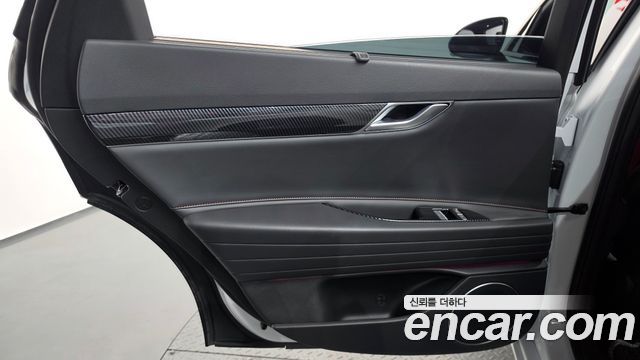 Genesis G80 (RG3) Gasoline 2.5 Turbo AWD 2025 — фото 25
