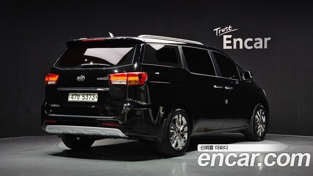 Kia Carnival 9-seater Prestige 2015 — фото 2