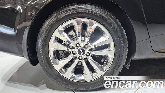 Kia Carnival 9-seater Prestige 2015 — фото 5
