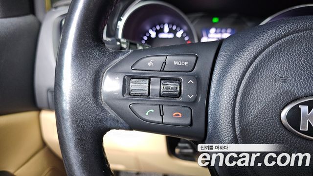 Kia Carnival 9-seater Prestige 2015 — фото 17