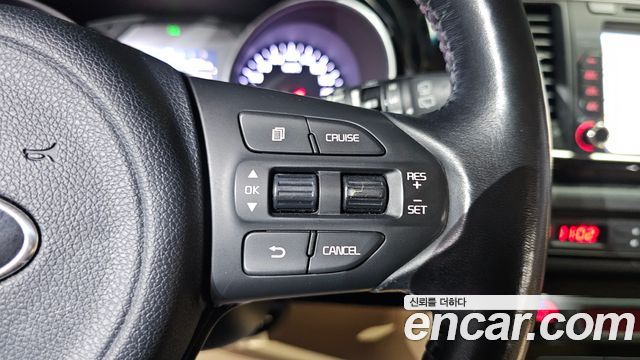 Kia Carnival 9-seater Prestige 2015 — фото 18