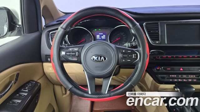 Kia Carnival 9-Seater Noblesse Special 2018 — фото 14