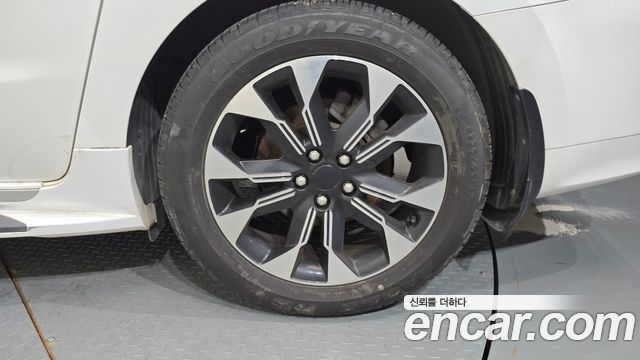 Kia Carnival 9-Seater Noblesse Special 2018 — фото 21