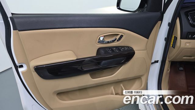 Kia Carnival 9-Seater Noblesse Special 2018 — фото 24