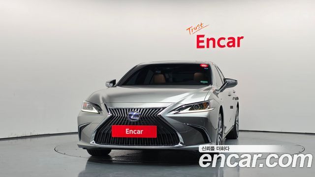 Lexus ES300h (VII) Luxury 2019 — фото 3