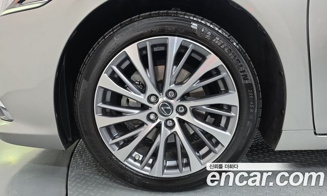 Lexus ES300h (VII) Luxury 2019 — фото 5