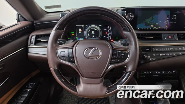 Lexus ES300h (VII) Luxury 2019 — фото 16