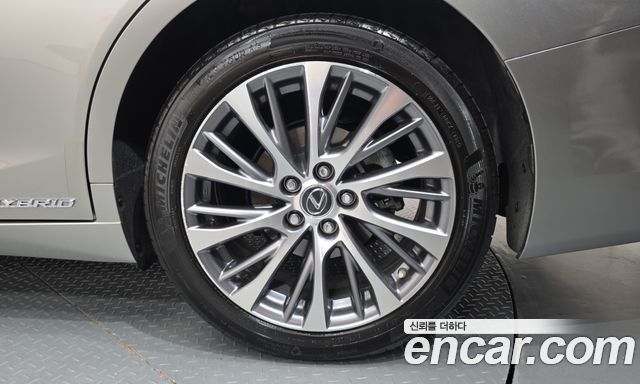 Lexus ES300h (VII) Luxury 2019 — фото 27